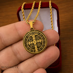 Medalha de São Bento em Ouro 18K | Fé, Proteção e Devoção