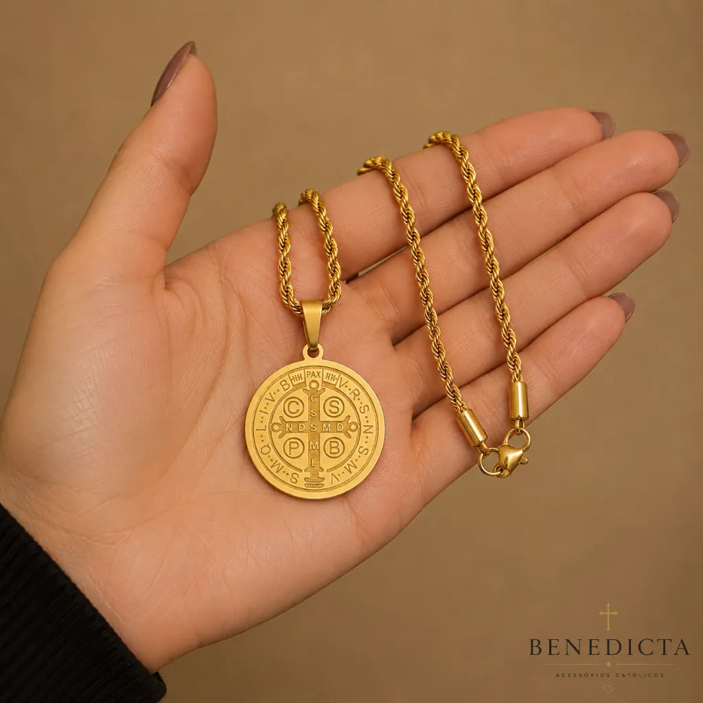 Medalha de São Bento em Ouro 18K | Fé, Proteção e Devoção